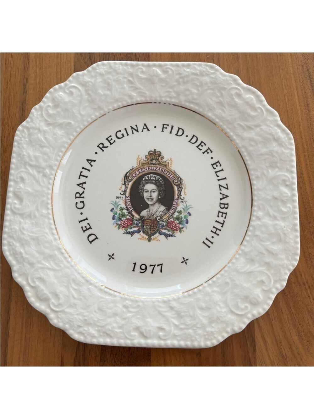 LORD NELSON POTTERY Vintage Queen Elizabeth Silver Jubilee 1977 Collector Plate